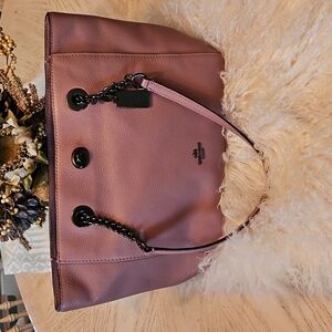 Coach 57107 Turnlock Chain Mauve Pebbled Leather Shoulder Bag